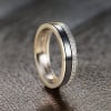 Anpassbarer Ring mit Keramik- und Zirkonlinie