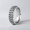 Bague personnalisee homme anneau titane plaque or style pneu biker rouage