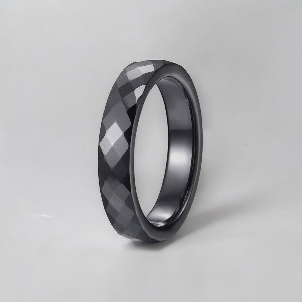 Anillo de mujer personalizado, anillo de cerámica negro facetado