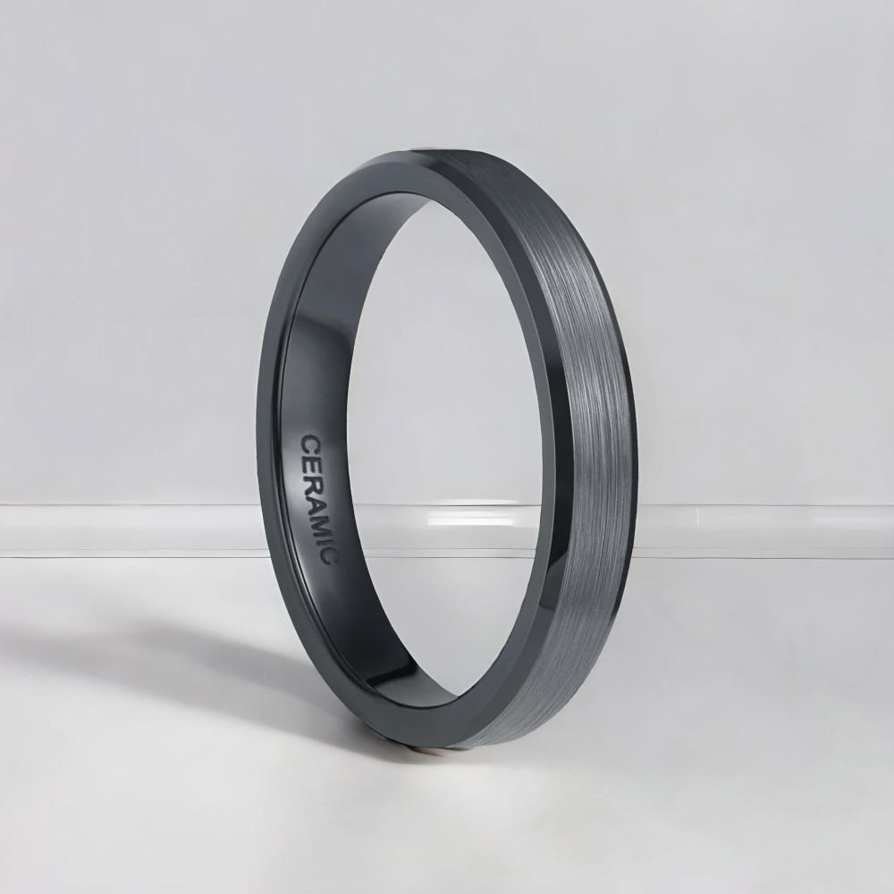 Bague ceramique noire matte brossee anneau personnalisable homme femme