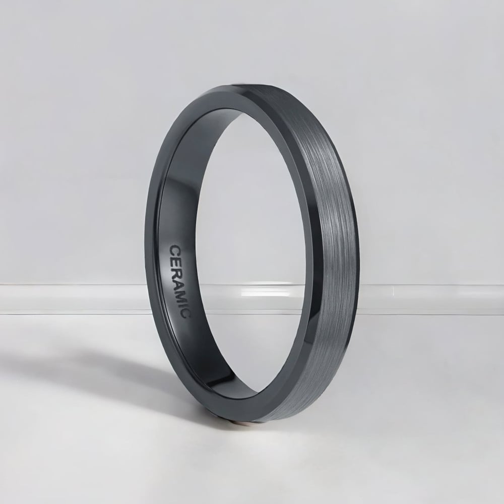 Bague ceramique noire matte brossee anneau personnalisable homme femme