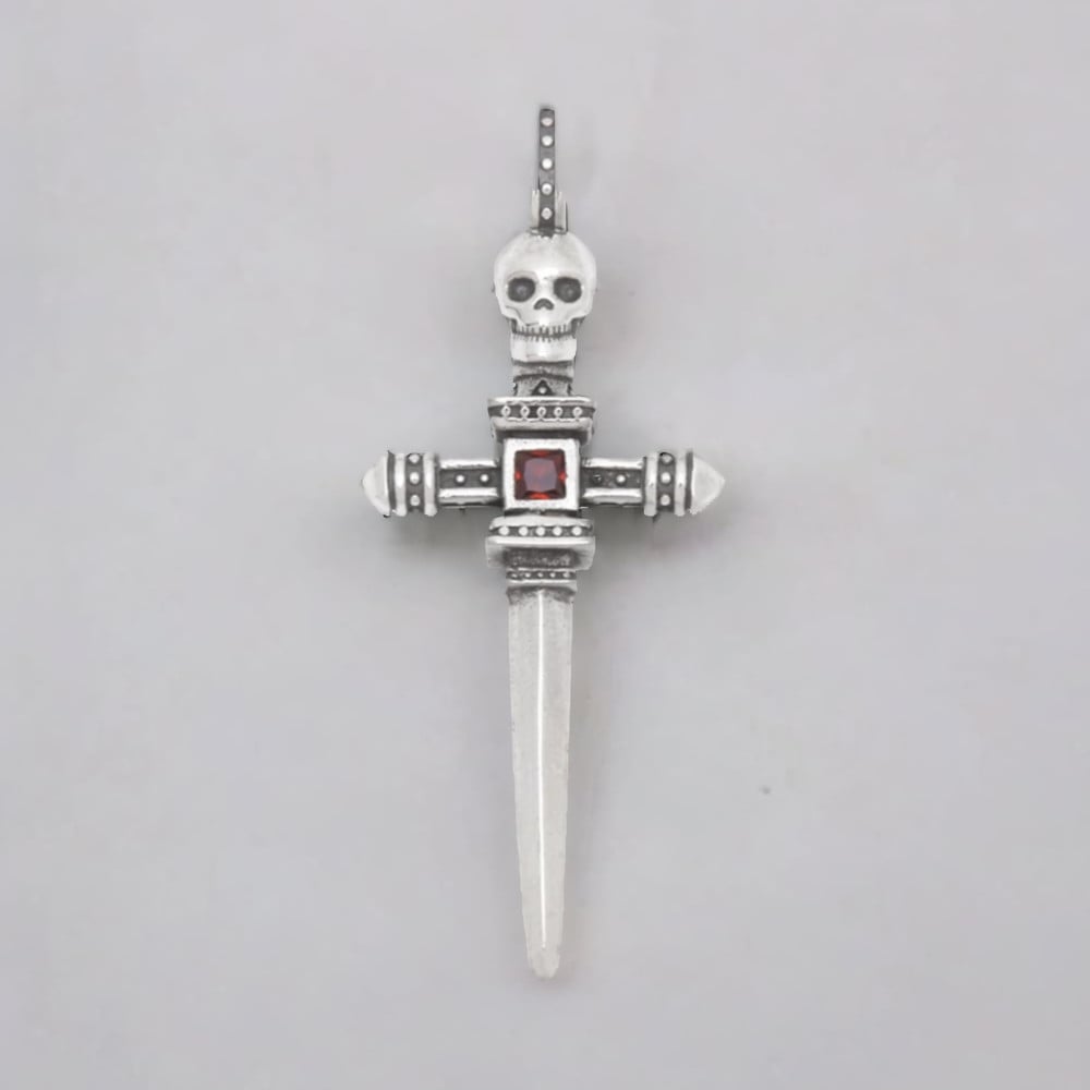 Colgante de plata para hombre Saint Jacques de espada calavera y tibias cruzadas