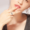 Anello in argento con anello celtico cesellato