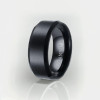 Bague personnalisee homme anneau titane ruban mat noir brosse a graver