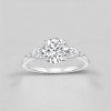 Anello di fidanzamento in argento con moissanite