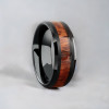 Bague personnalisee femme anneau ceramique noire ligne bois
