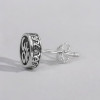 Pendientes de plata con símbolo OM para hombre y mujer.