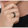 Anello personalizzato con cupola in tungsteno e pannello con scanalatura in tungsteno, 2 tonalità oro piatto