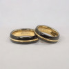 Anello personalizzato con cupola in tungsteno e pannello con scanalatura in tungsteno, 2 tonalità oro piatto