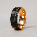 Anello in tungsteno nero spazzolato martellato con marmo