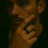 Bague personnalisee tungstene homme finition brosse noir bleu
