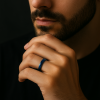 Bague personnalisee homme alliance titane bleue bande polie a graver