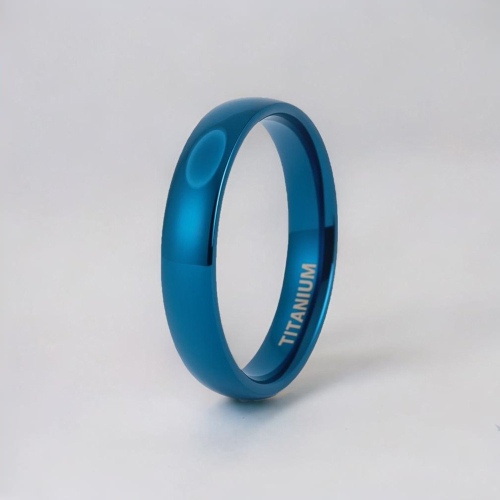 Bague personnalisee homme alliance titane bleue bande polie a graver