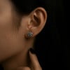 Pendientes de plata 925 con flor rosa.