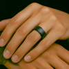Bague Tungstène Noir Brossé martelé intérieur Bois chêne