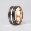 Anillo de hombre personalizado con ranura de cepillo de tungsteno, placa de oro negro