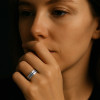 Anello blu con scanalatura trasversale in tungsteno personalizzato