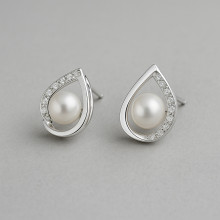 Boucles d’oreilles clous en argent 925 avec perles – zircons cœur féminin