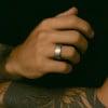 Bague personnalisee dome tungstene homme noir brosse