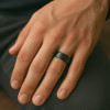 Bague personnalisee tungstene homme finition brosse noir bleu