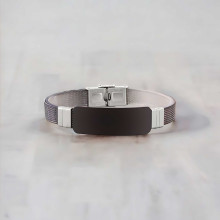 Personalized men's rubber bracelet with steel curb