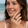 Bague ceramique noire femme multi-facette ligne zirconium