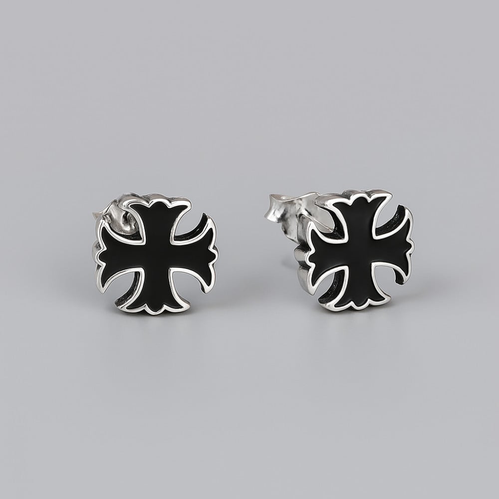 Boucles d'oreilles clous croix de malte argent resine noir