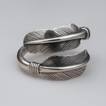 Offener Ring aus Sterlingsilber – verstellbares Federdesign