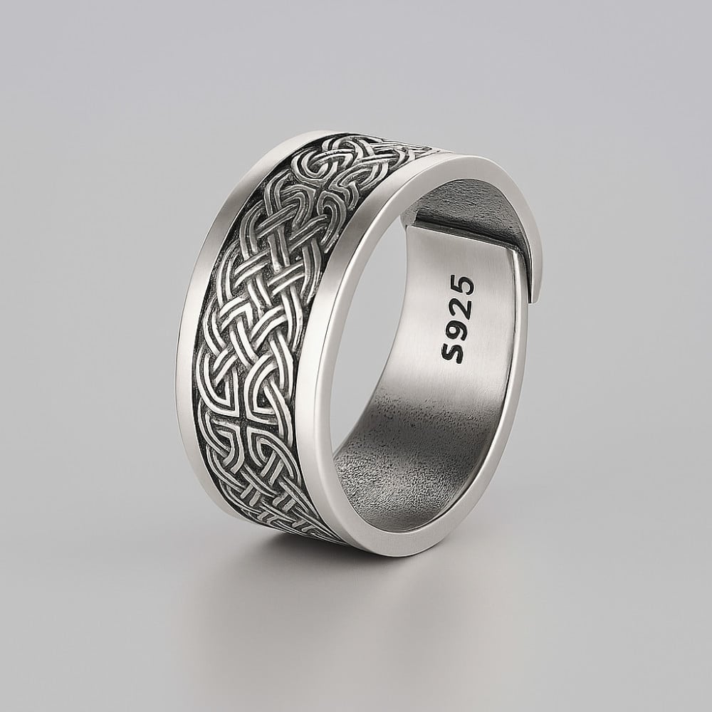 Anello aperto da uomo in argento con motivo celtico