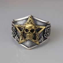 Anello chevalier in argento massiccio con Pentacolo & Teschio