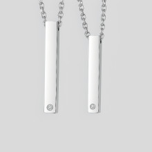 Pendentif personnalise collier couple barre acier serti zirconium a graver