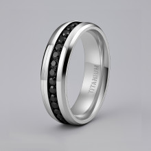Anillo de hombre personalizado de titanio con anillo de línea de circonio