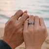 Bague tungstène personnalisable arc en ciel multi-facetté