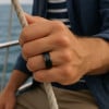 N Bague homme tungstene anneau noir fibre de carbone personnaliser
