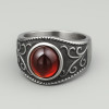 Bague homme chevaliere acier pierre rouge ovale celtique