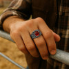 Bague homme chevaliere acier pierre rouge ovale celtique