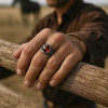 Bague homme chevaliere acier pierre rouge ovale celtique