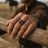Bague homme chevaliere acier pierre rouge ovale celtique