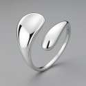 Anello aperto in argento lucido con goccia d'acqua