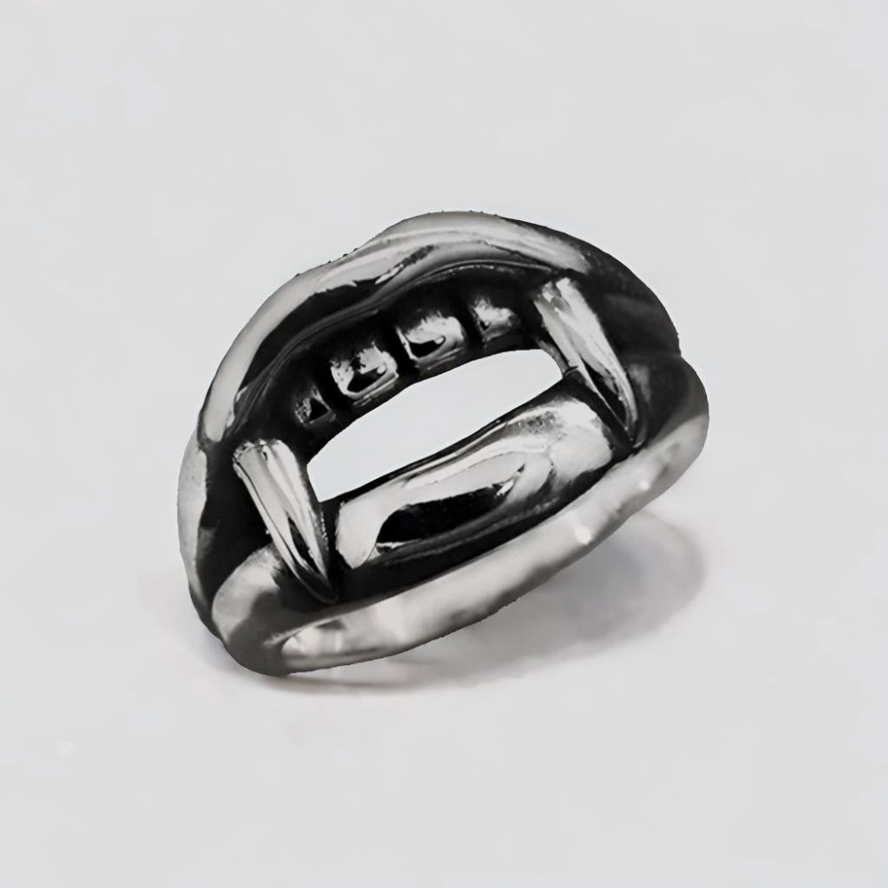 Anello da uomo in argento con bocca da cavaliere da vampiro