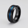 Bague homme acier anneau noir brosse ligne bleue a graver