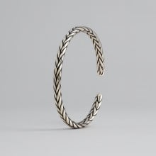 Geflochtenes silbernes Armreif