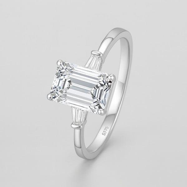 Bague solitaire en argent 925 – Zircon rectangulaire et gravure personnalisée (Dupliqué)
