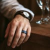 Bague personnalisee Homme anneau Tungstene sertie fibre de carbone a graver