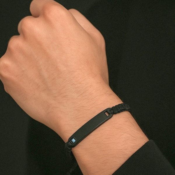 Bracelet En Nylon Noir Avec Une Plaque Gravée Noire