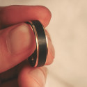 8mm Bague personnalisee tungstene homme finition brosse noir bleu