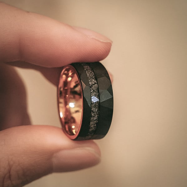 Bague Tungstène Noir Marbre – Alliance Homme 8mm avec Intérieur
