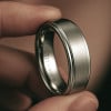 Bague de mariage titane brosse personnalisee