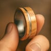 Bague Tungstène Noir Brossé martelé intérieur Bois chêne (Dupliqué)