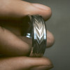 Anello da uomo in tungsteno con scanalatura per pneumatici, design a ingranaggio